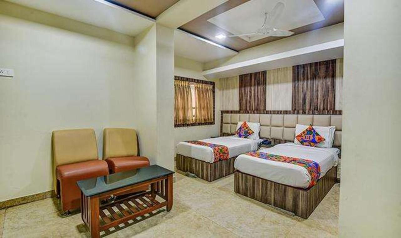 Fabhotel Central Palace Ченай Екстериор снимка